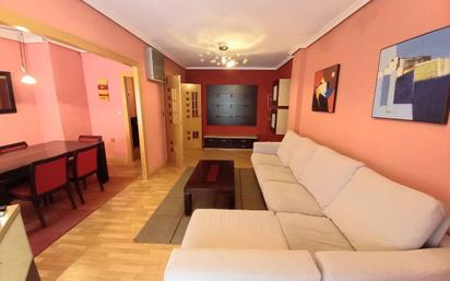 Sala d'estar de Apartament en venda en  Albacete Capital amb Calefacció i Moblat