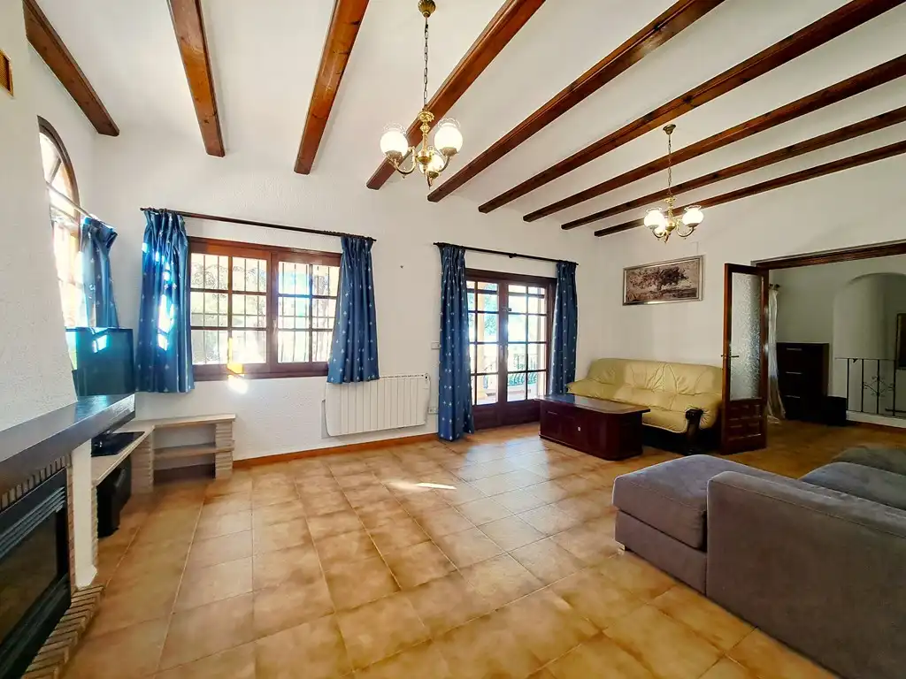 Sala d'estar de Casa o xalet en venda en Dénia amb Aire condicionat, Calefacció i Jardí privat