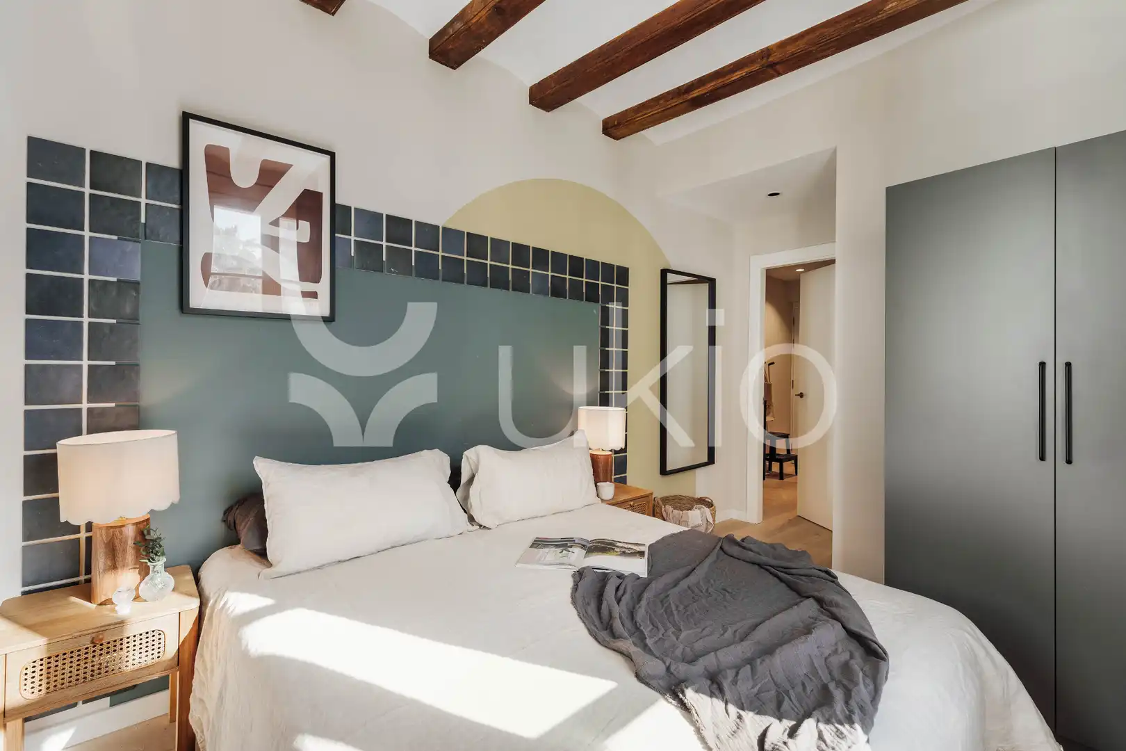Dormitori de Apartament de lloguer en Barcelona amb Aire condicionat, Calefacció i Moblat