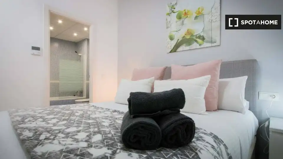 Dormitori de Apartament per a compartir en Málaga amb Aire condicionat, Calefacció i Terrassa