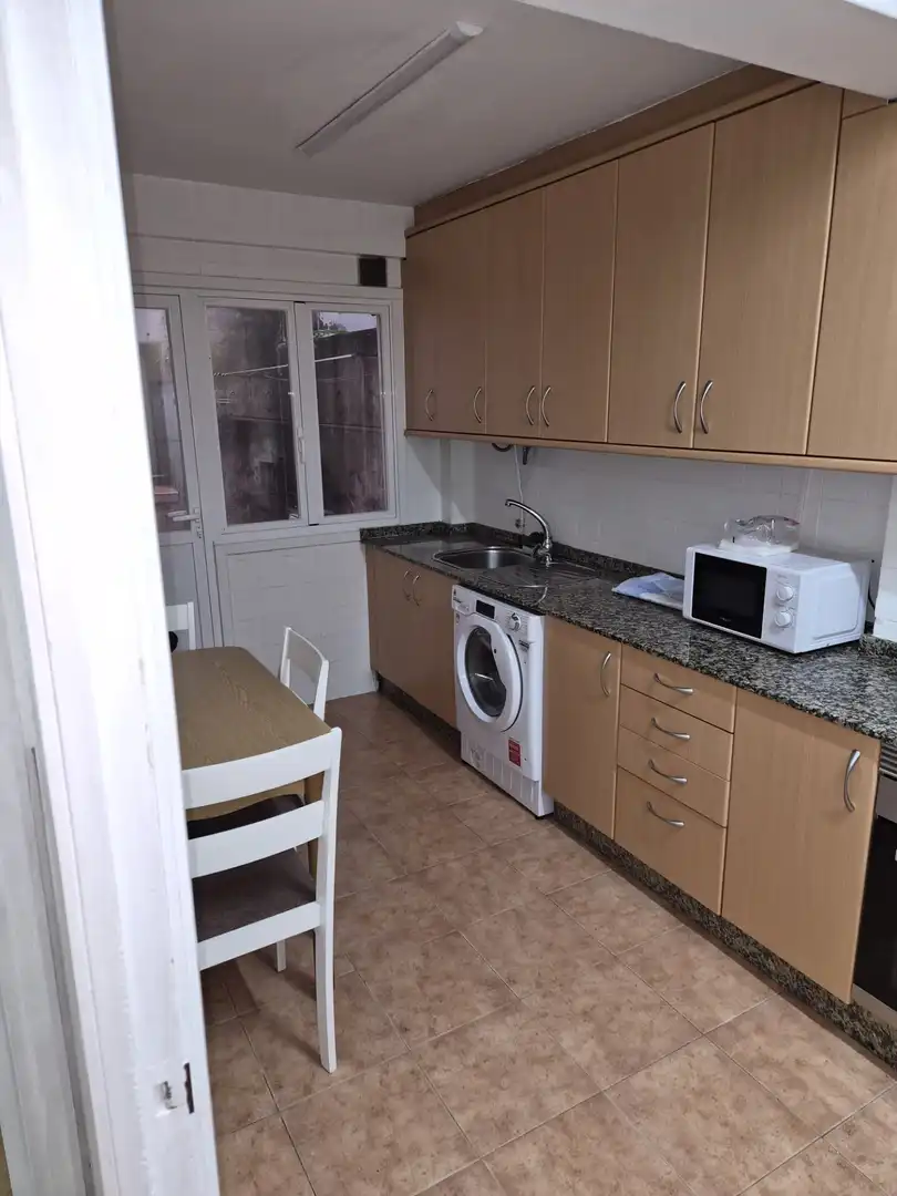 Küche von Wohnung zur Miete in Santiago de Compostela  mit Heizung, Terrasse und Möbliert