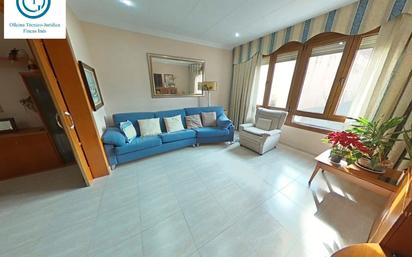 Sala d'estar de Casa o xalet en venda en Mollet del Vallès amb Calefacció, Jardí privat i Terrassa