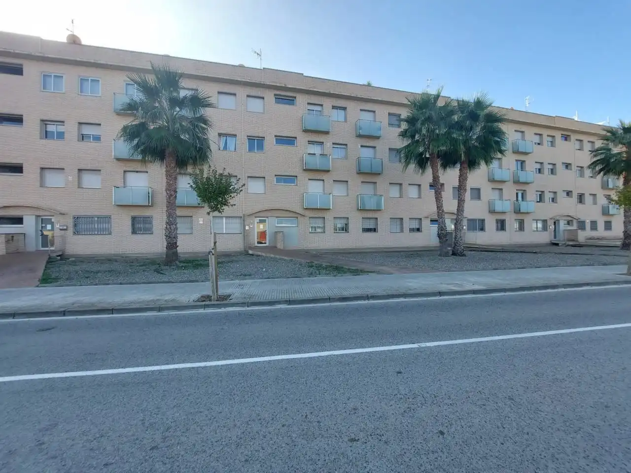 Vista exterior de Pis de lloguer en Cubelles amb Calefacció, Terrassa i Moblat