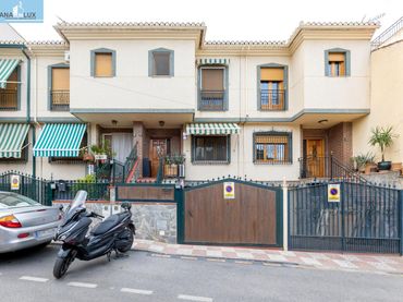 Casa a schiera con piscina in vendita a Calle los Huertos #7