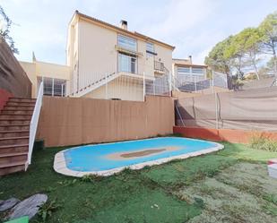 Piscina de Casa o xalet de lloguer en Carabaña amb Calefacció, Jardí privat i Terrassa