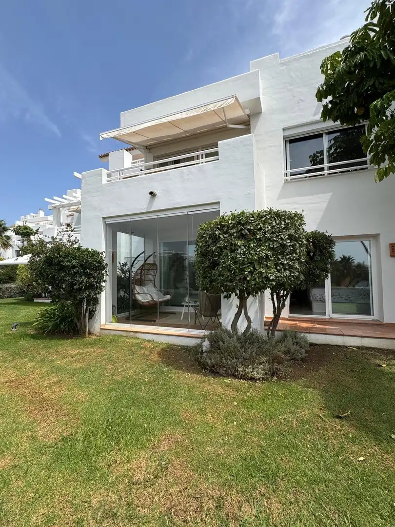 Vista exterior de Planta baja en venta en Casares con Aire acondicionado, Jardín privado y Terraza