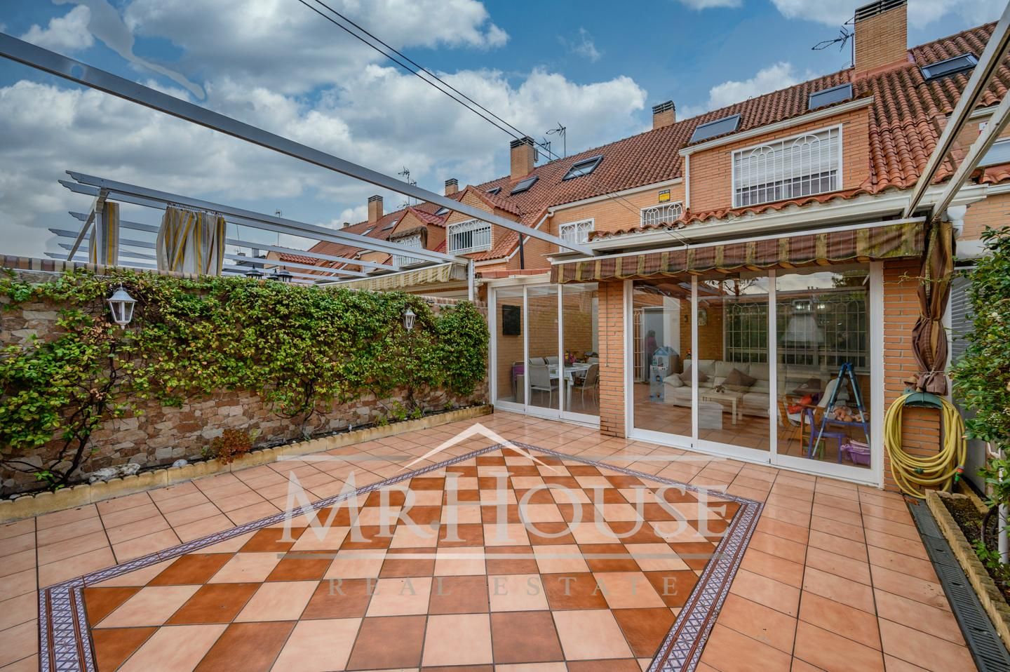 Terraza de Casa adosada en venta en Parla con Aire acondicionado, Calefacción y Jardín privado