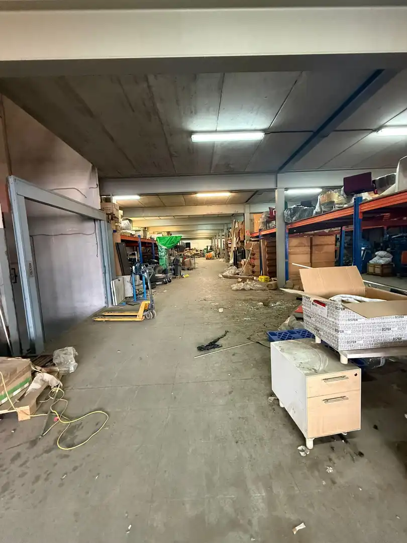 Industrial building with lift for sale in Zona Industrial, imagen 16