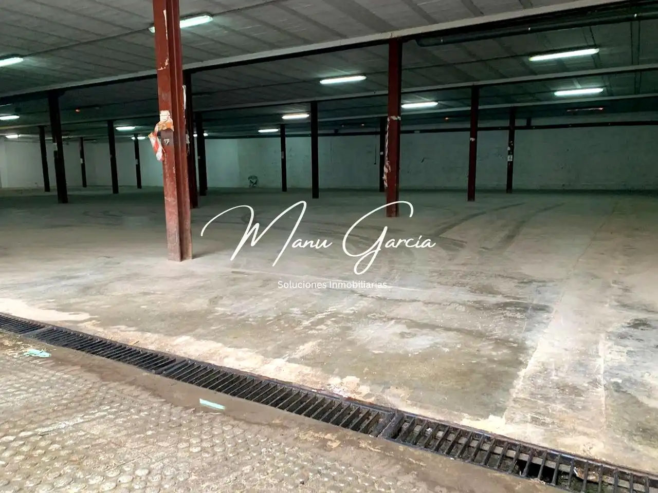 Fabrikhallen zur Miete in Lucena
