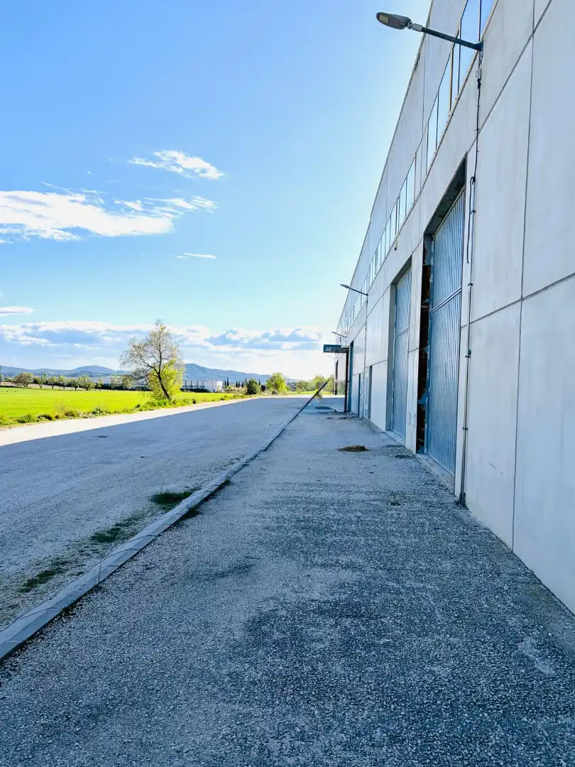 Außenansicht von Fabrikhallen zum Verkauf in Santa Coloma de Queralt