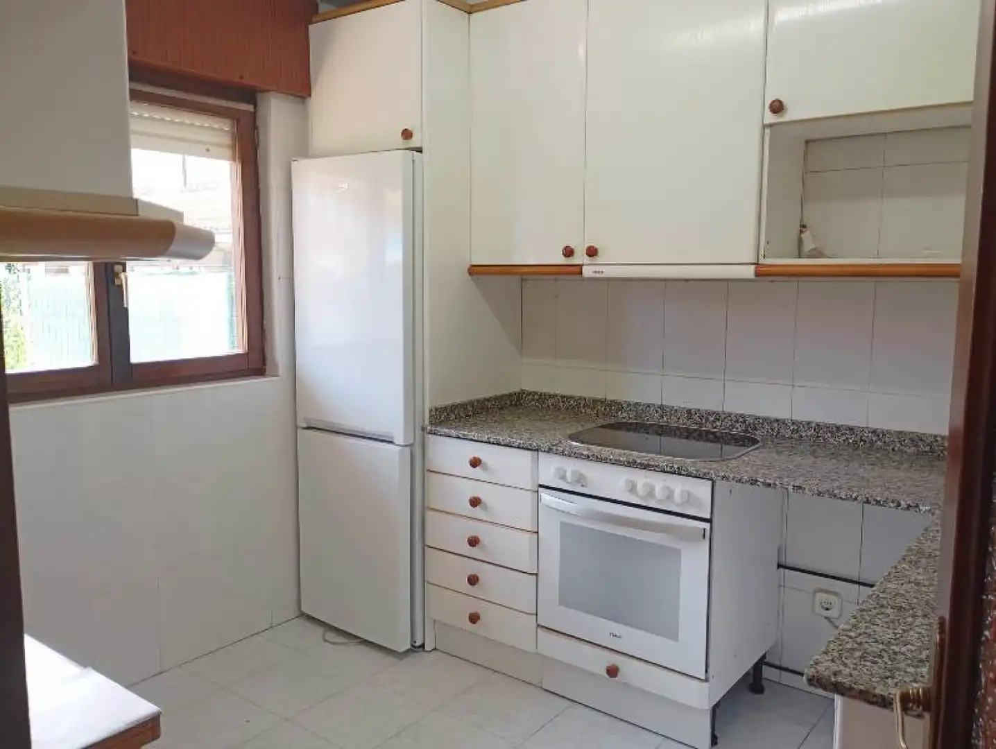 Küche von Einfamilien-Reihenhaus zum Verkauf in Reocín mit Heizung und Terrasse