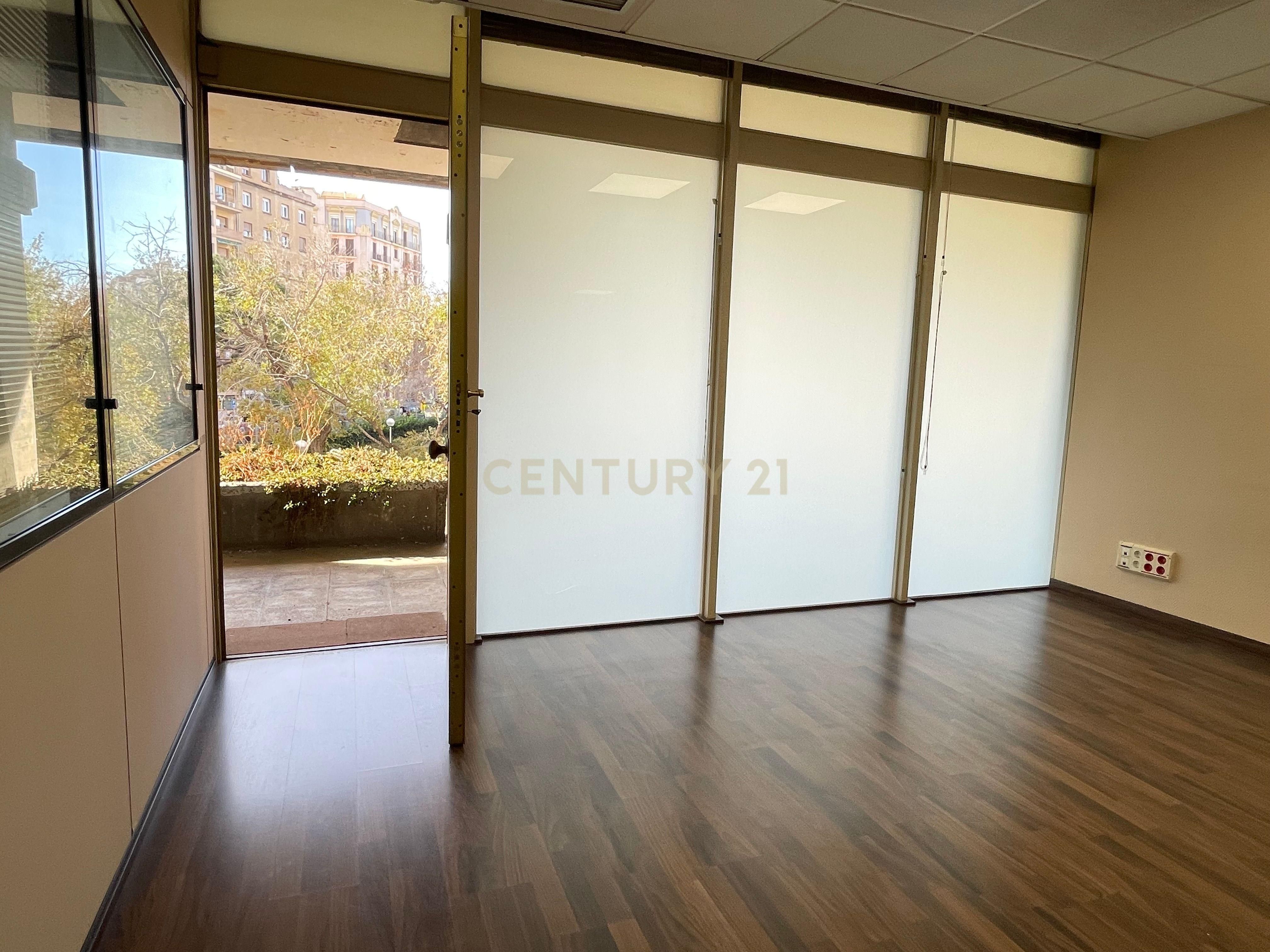 Local en venda en  Barcelona Capital amb Aire condicionat