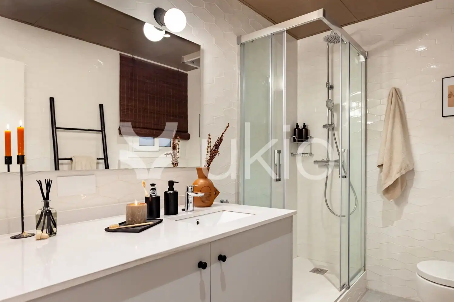 Bathroom of Flat for rent in Barcelona  with Air Conditioner, Heating and Terrace