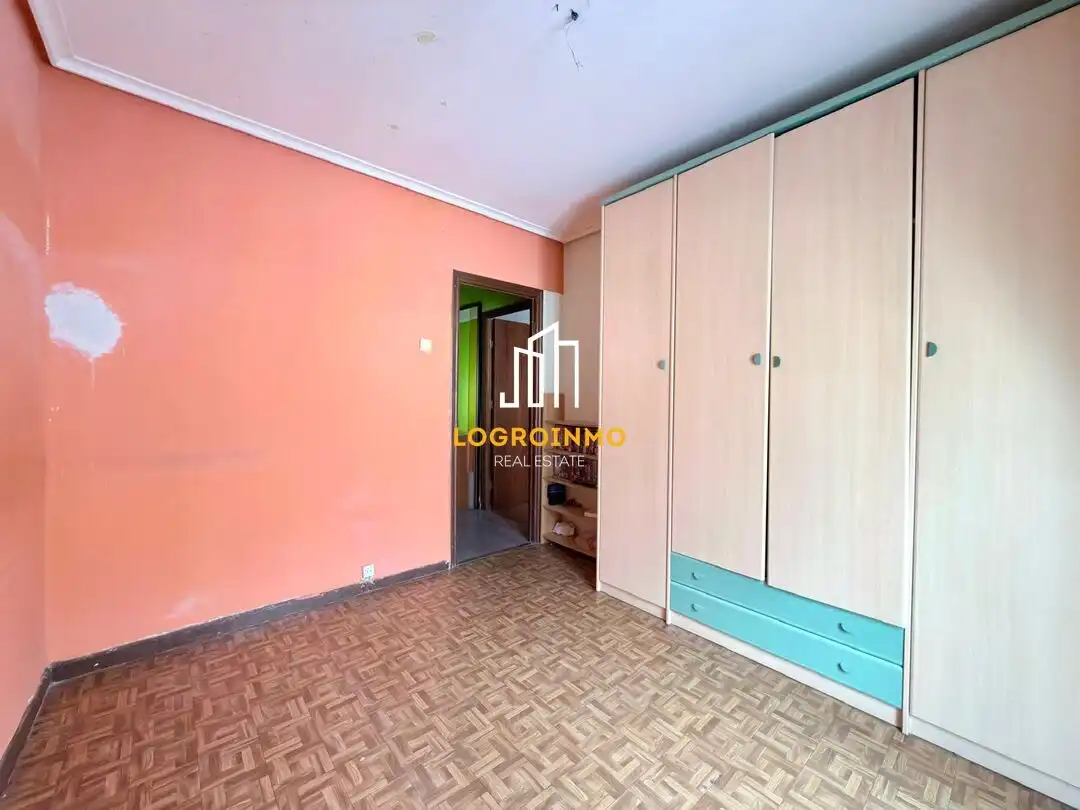 Habitación de Piso en venta en  Logroño con Calefacción y Balcón