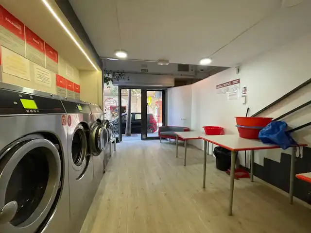 Local comercial en venda a Carrer de Galileu, imagen 12