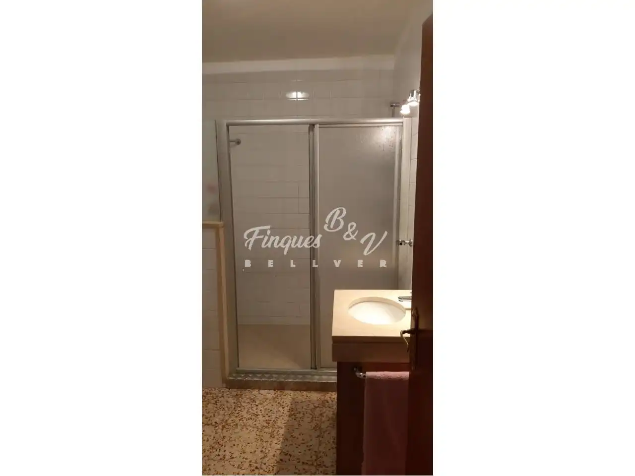 Baño de Piso de alquiler en Puigcerdà con Calefacción, Terraza y Trastero