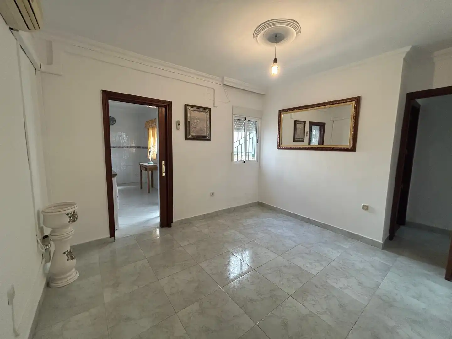 Vista exterior de Casa o xalet en venda en Utrera Ciudad 