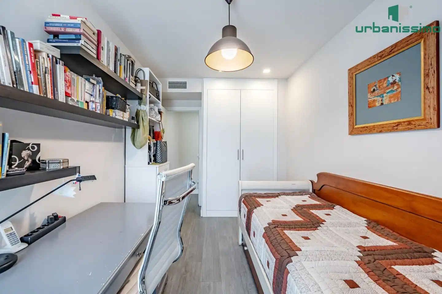 Bedroom of Flat for sale in Madrid  with Air Conditioner, Terrace and Storage room