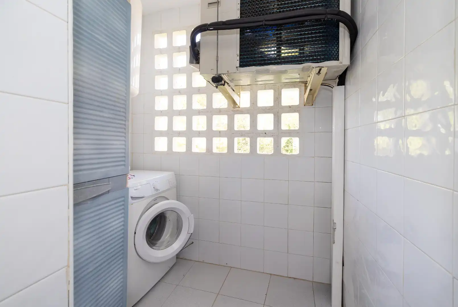 Badezimmer von Dachboden zum Verkauf in Marbella mit Klimaanlage, Heizung und Terrasse