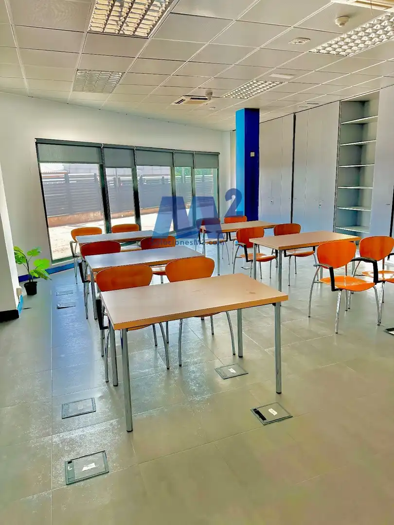 Bureau à louer à San Julián, imagen 9