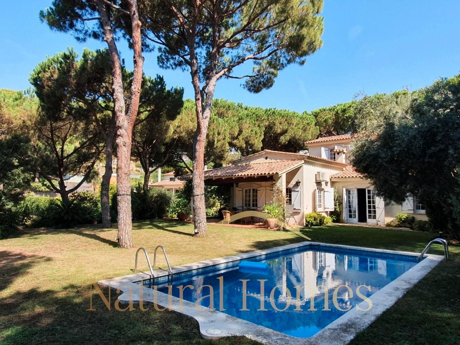 Exterior view of House or chalet to rent in Sant Andreu de Llavaneres  with Air Conditioner, Heating and Private garden