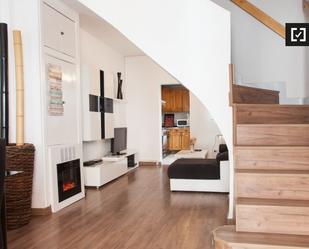 Living room of Flat to rent in  Madrid Capital  with Air Conditioner, Heating and Furnished