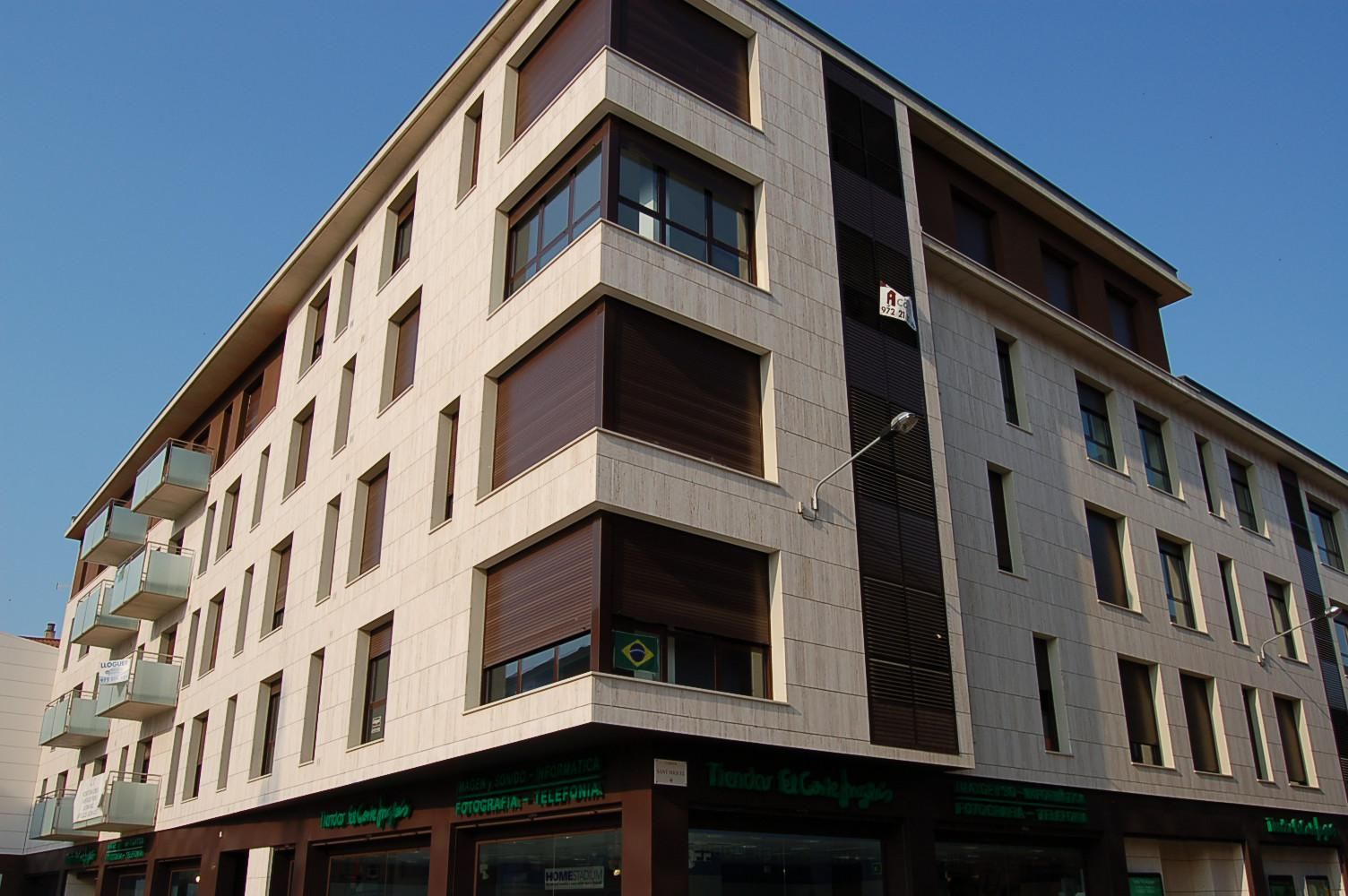 Vista exterior de Pis en venda en Girona Capital amb Calefacció i Balcó