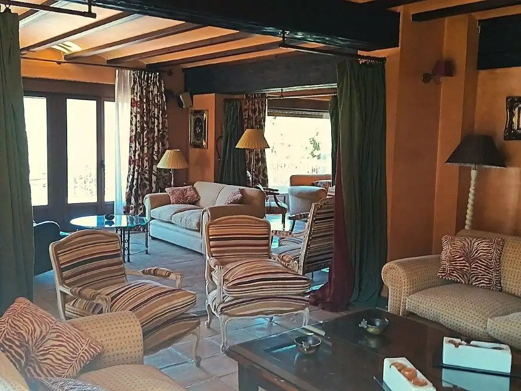 Living room of Buildings for sale in Navalonguilla