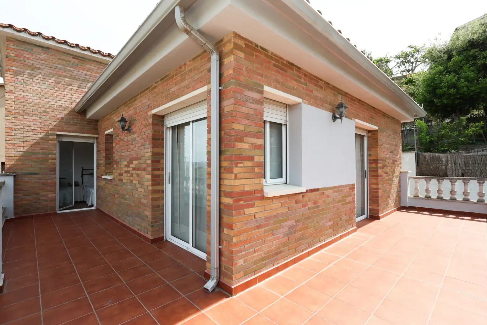 Vista exterior de Casa o chalet en venta en Sant Andreu de la Barca con Calefacción, Jardín privado y Terraza