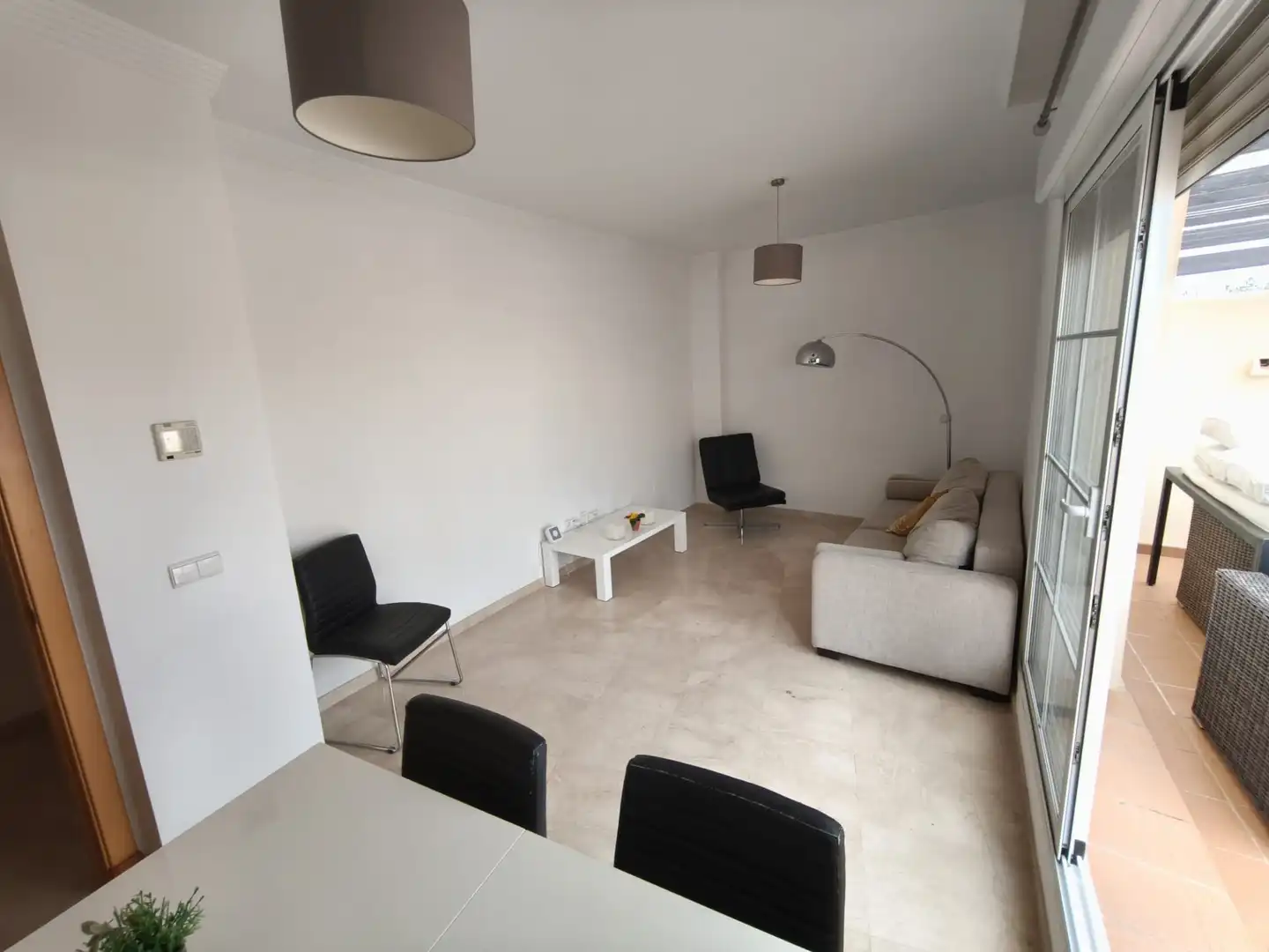 Sala de estar de Ático en venta en Benalmádena con Aire acondicionado, Terraza y Trastero