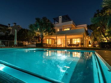 Casa con balcón en venta en Las Chapas - El Rosario