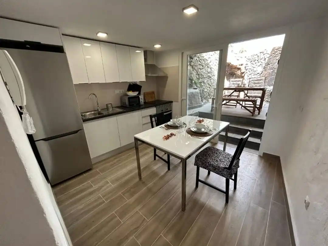 Cuina de Casa o xalet en venda en Valverde (Santa Cruz de Tenerife) amb Terrassa, Moblat i Forn