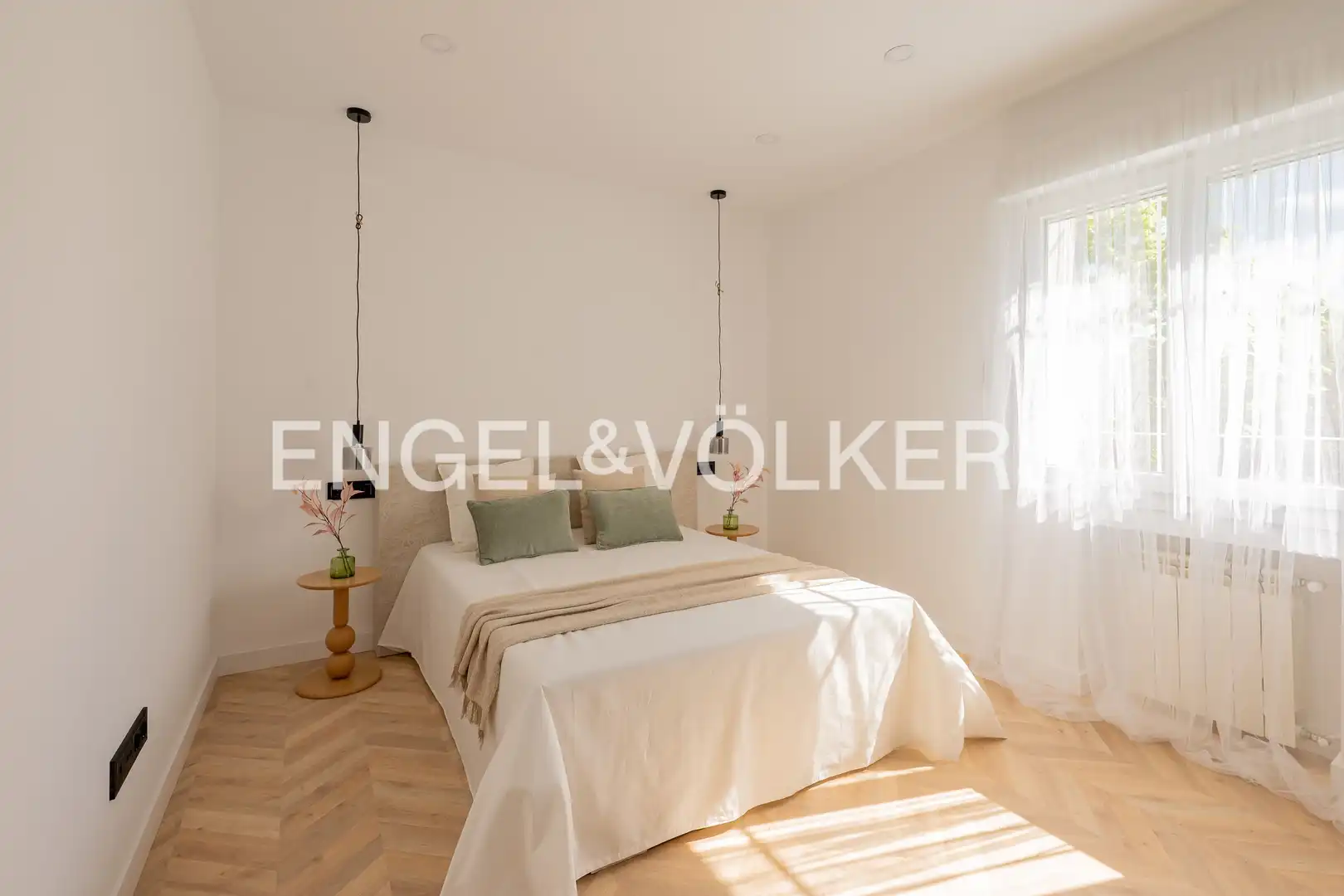 Bedroom of Flat for sale in Madrid  with Air Conditioner, Heating and Terrace