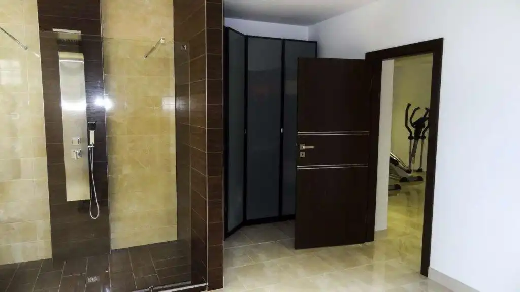 Baño de Casa o chalet en venta en L'Alfàs del Pi con Aire acondicionado, Calefacción y Jardín privado