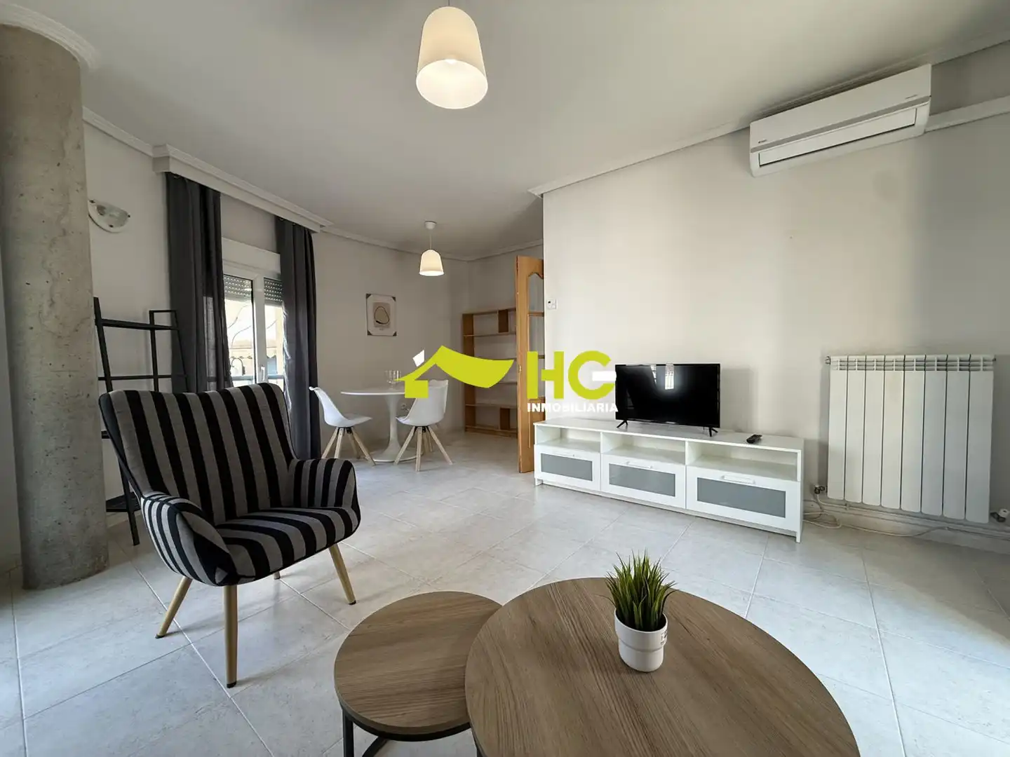 Sala de estar de Dúplex de alquiler en Villaviciosa de Odón con Aire acondicionado, Calefacción y Terraza