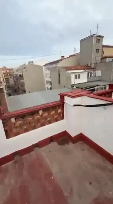 Piso con terraza en venta en Zona Nord, imagen 2