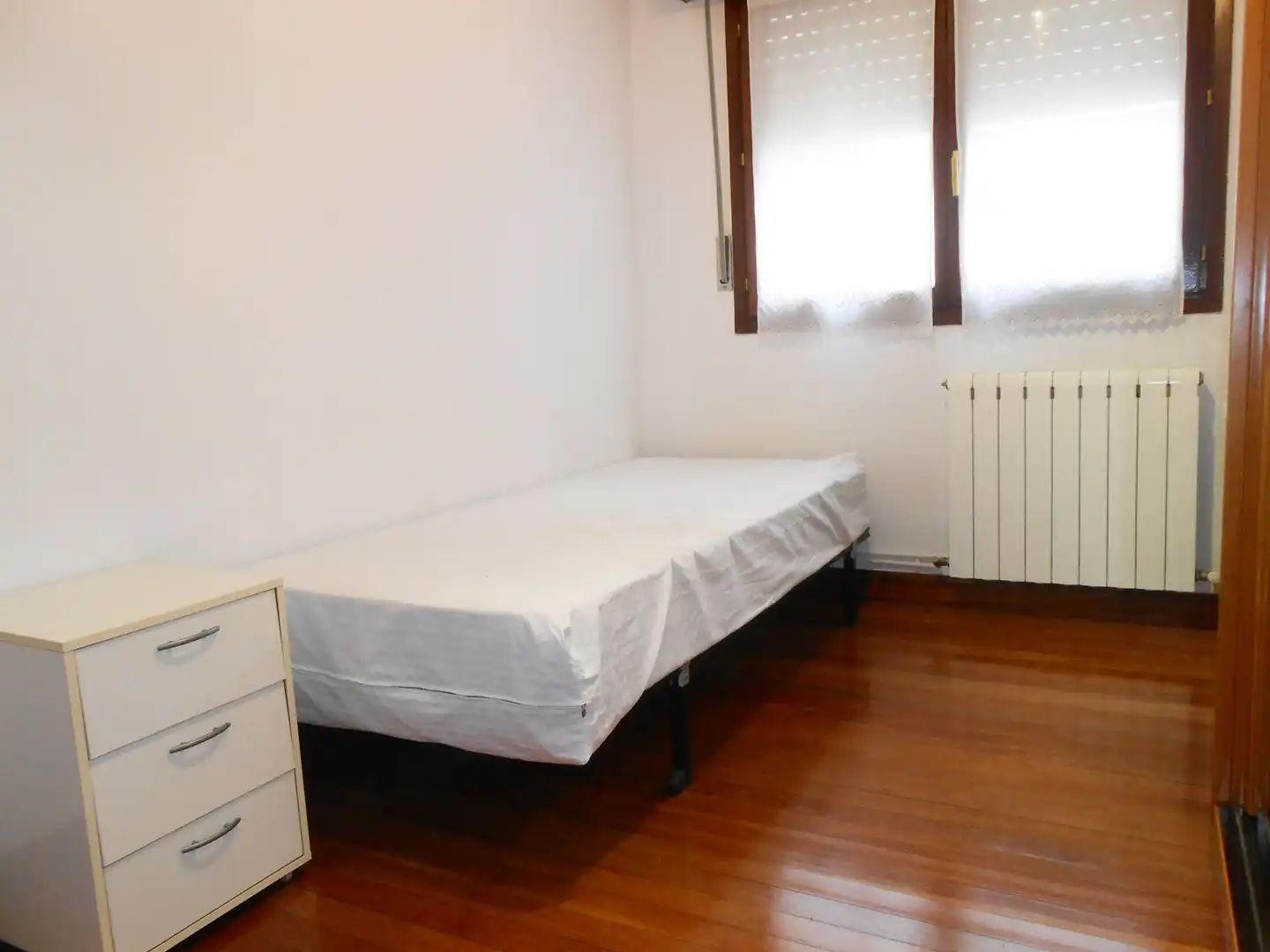 Bedroom of Flat for rent in Bilbao   with Heating, Furnished and Balcony