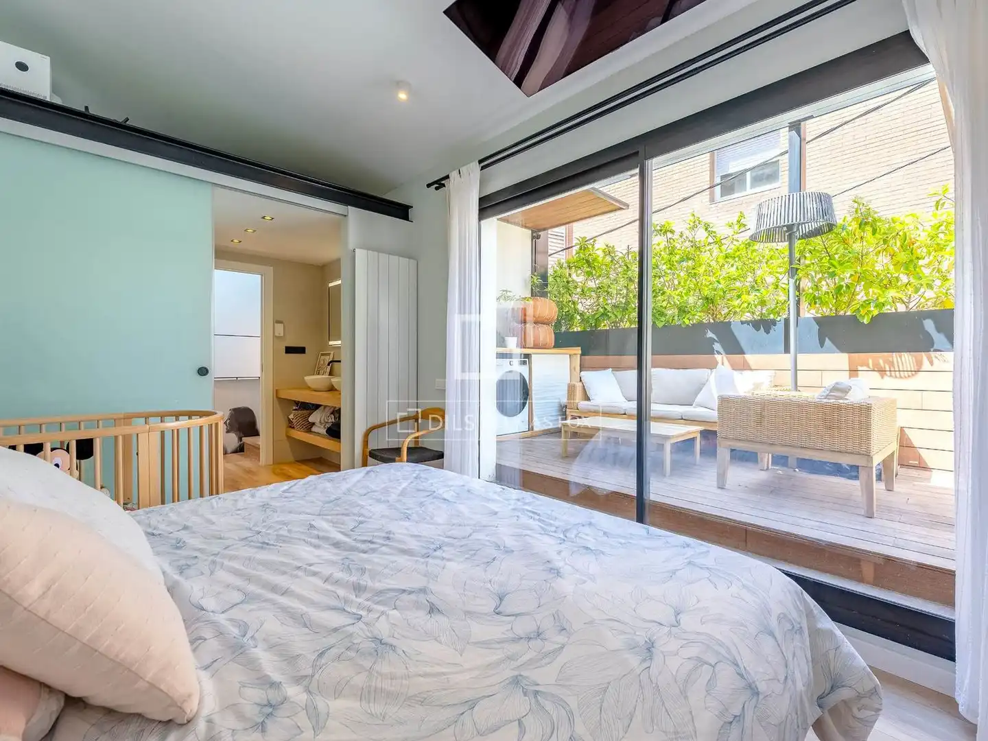 Habitación de Casa o chalet en venta en Cornellà de Llobregat con Aire acondicionado, Terraza y Balcón