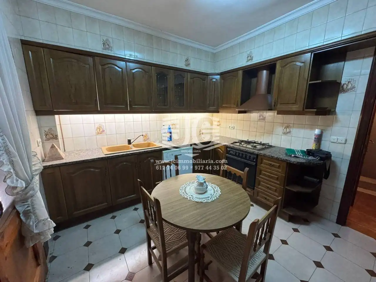Cuina de Casa o xalet en venda en Tortosa amb Aire condicionat, Terrassa i Moblat