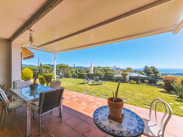 Villa con balcone in vendita a Sant Cebrià de Vallalta