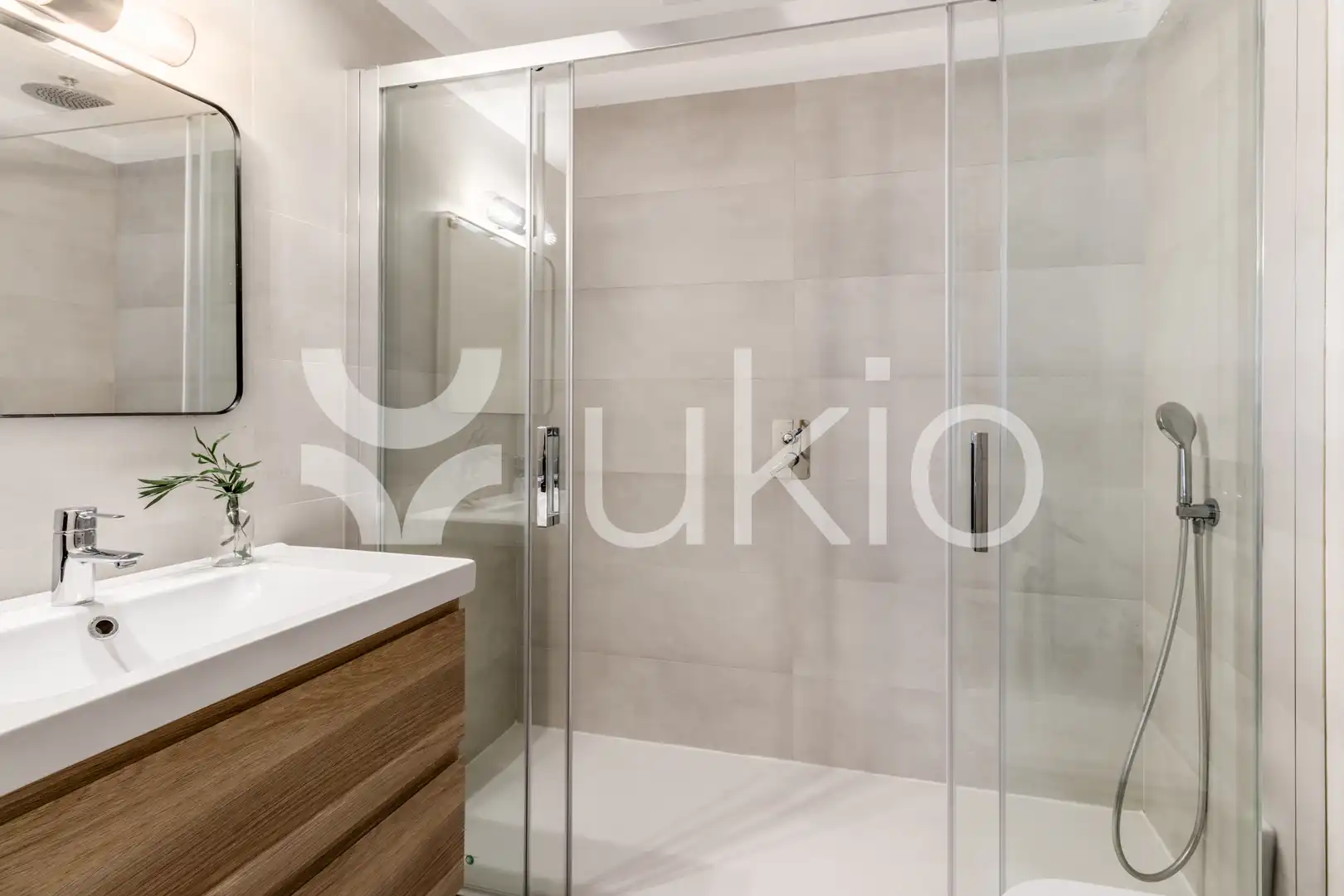 Bathroom of Apartments for rent in Madrid  with Air Conditioner, Heating and Terrace