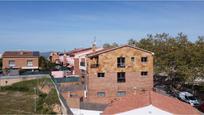 Vista exterior de Casa adosada en venda en Les Franqueses del Vallès amb Aire condicionat i Terrassa