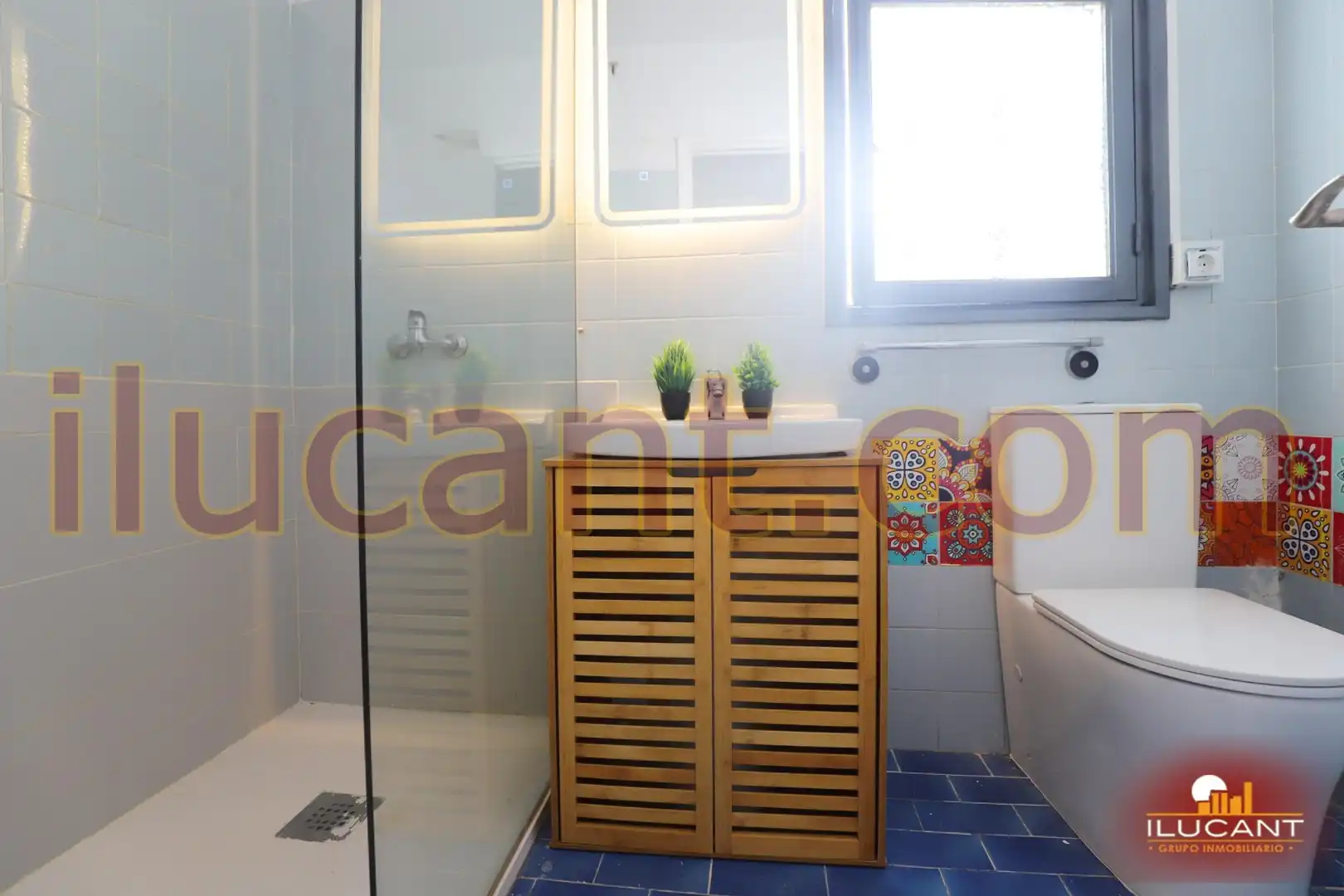 Bany de Àtic en venda en Alicante / Alacant amb Terrassa i Moblat