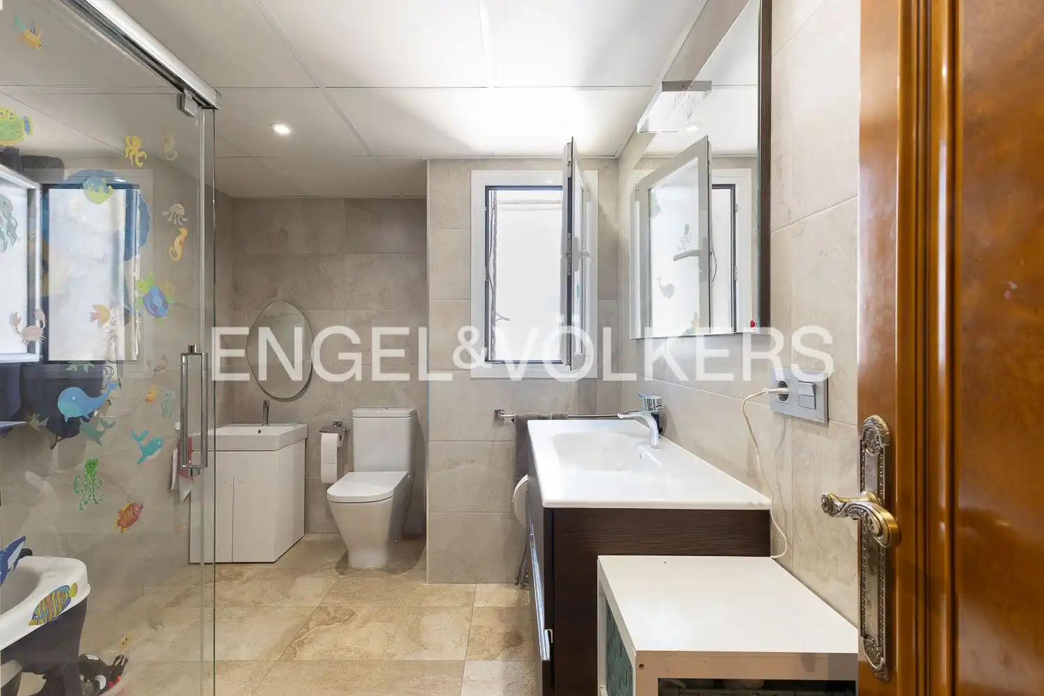 Baño de Piso en venta en Valencia con Aire acondicionado, Calefacción y Amueblado