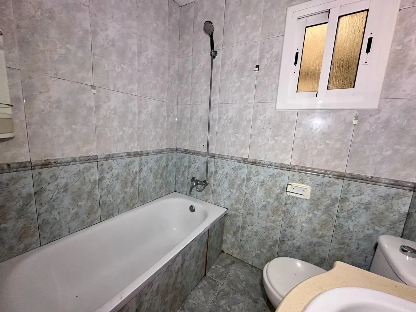 Bany de Pis en venda en Rubí amb Balcó