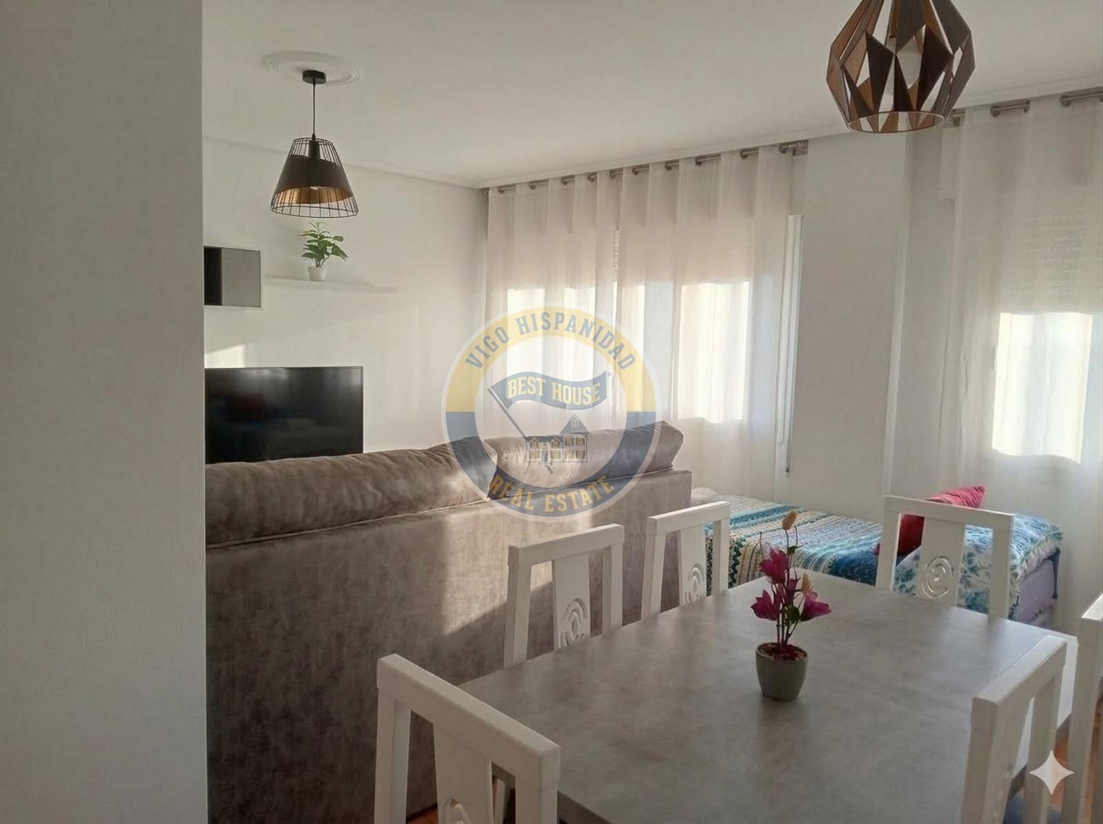 Living room of Flat for sale in Vigo   with Storage room and Furnished