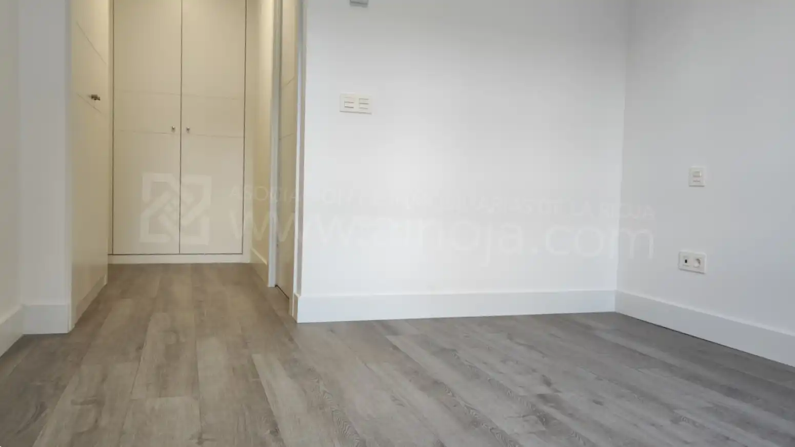 Bedroom of Flat for sale in  Logroño  with Air Conditioner, Heating and Private garden