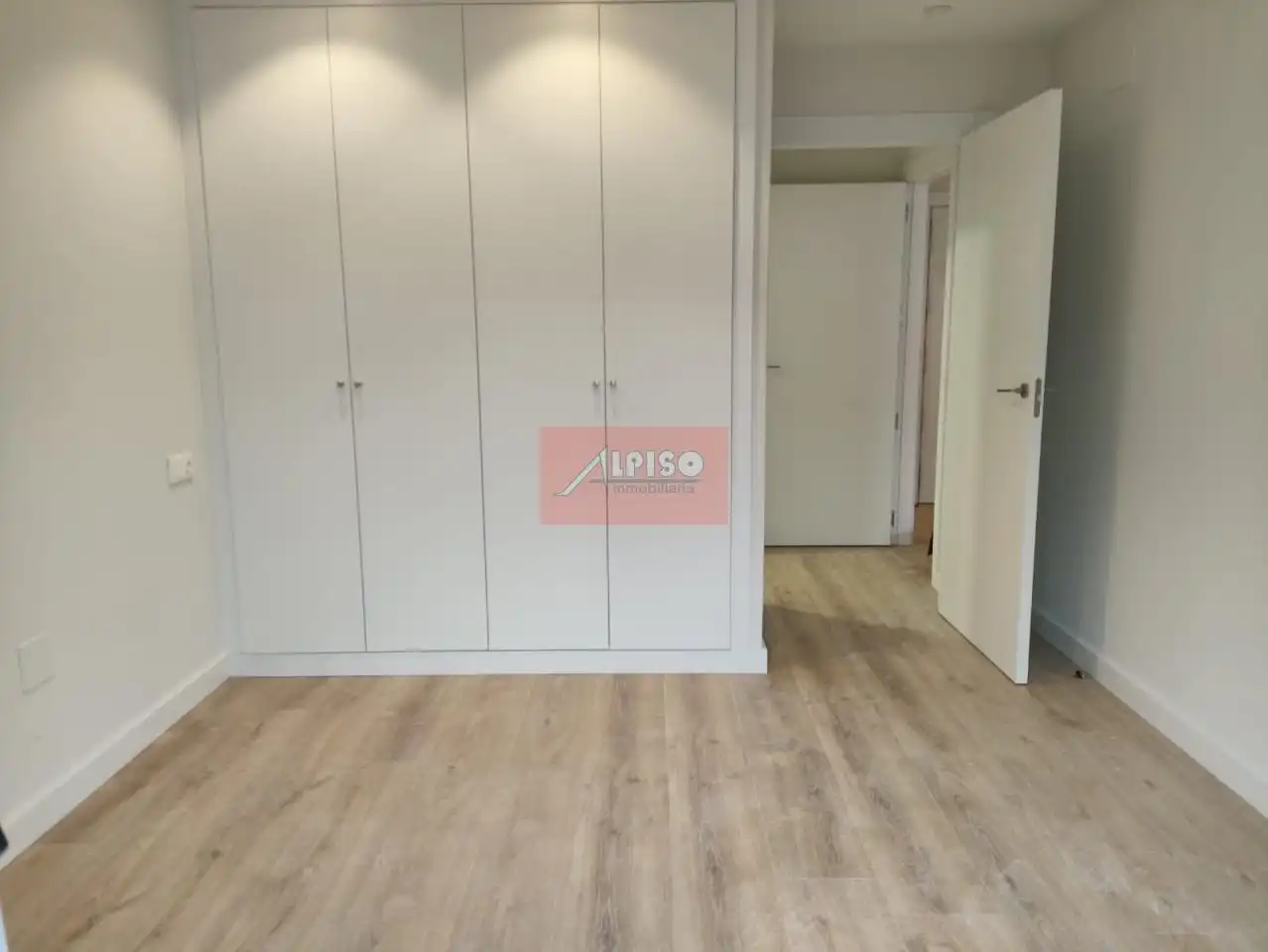 Dormitori de Apartament de lloguer en Ourense Capital  amb Calefacció i Balcó