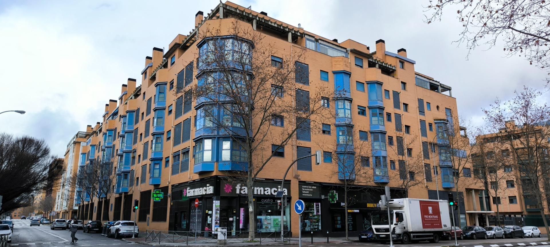 Exterior view of Flat for sale in  Madrid Capital  with Air Conditioner, Heating and Community pool