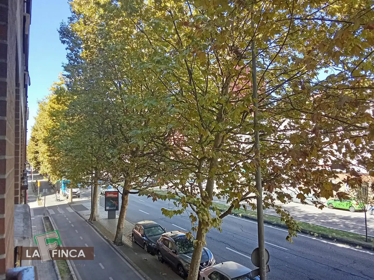 Vista exterior de Pis en venda en Gijón  amb Calefacció, Parquet i Moblat